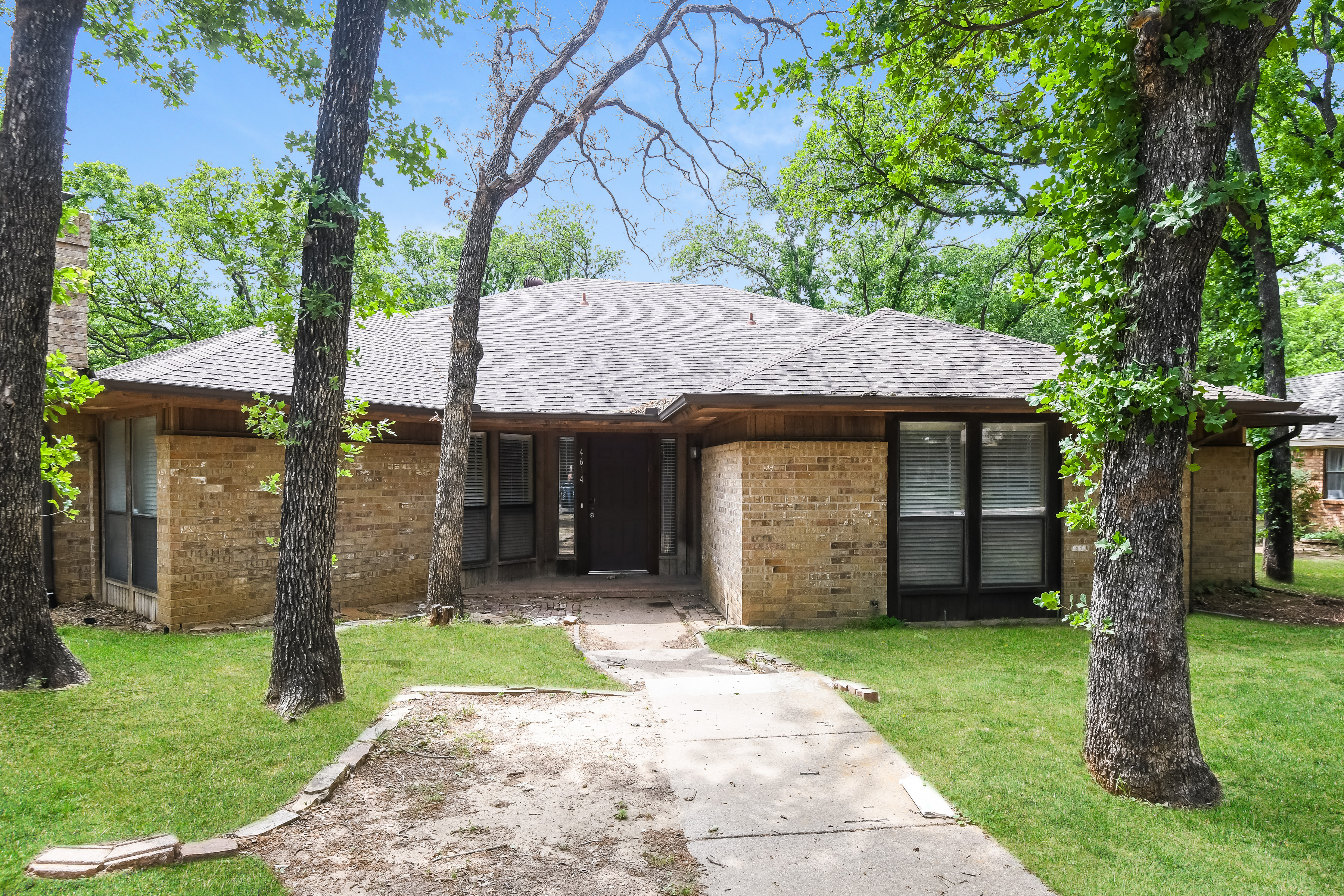 4614 Branchview Dr Arlington, TX 76017